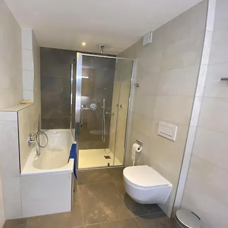 Appartementhaus Onyx - Zentrale, Ruhige Lage - Neu Renoviert - Mit Hallenbad - 600 Schritte Vom Bahnhof Muralto